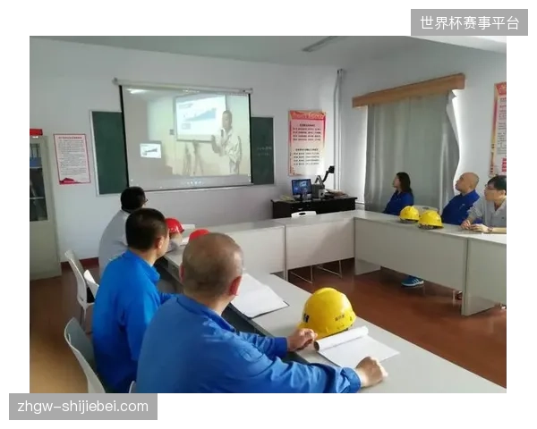 维尔茨的战术执行力或为德国队提供新思路,前场高位压迫体系将围绕其展开 维尔茨的战术执行力或为德国队提供新思路,前场高位压迫体系将围绕其展开